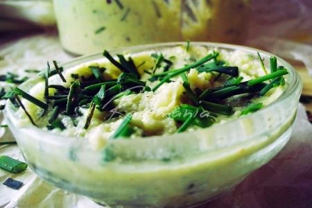 V&yacute;tečn&eacute; česnekov&eacute; aioli