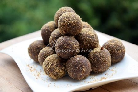 Raw čoko-skořicov&eacute; kuličky